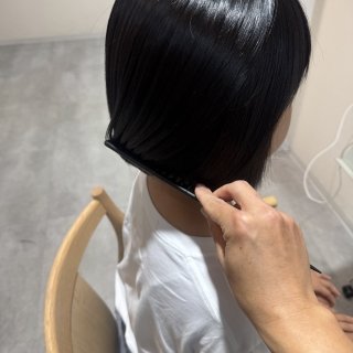 【縮毛矯正／カット】自然な丸みのボブ矯正